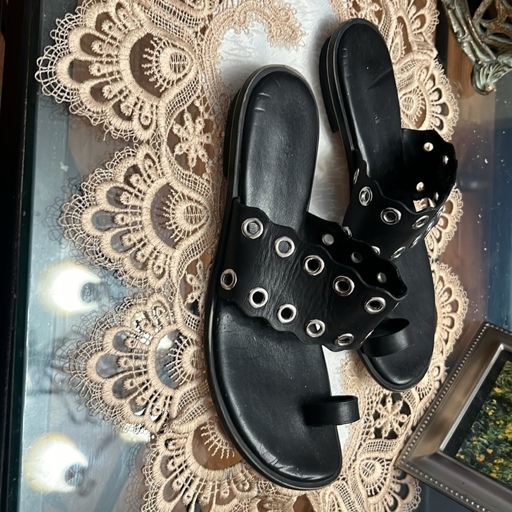 BoHo grommet scalloped a flat, Michael Kors 7 1/2 - Picture 2 of 5